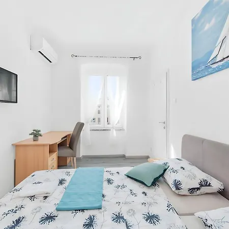 Apartment Little Flower 5 - Rent Rijeka